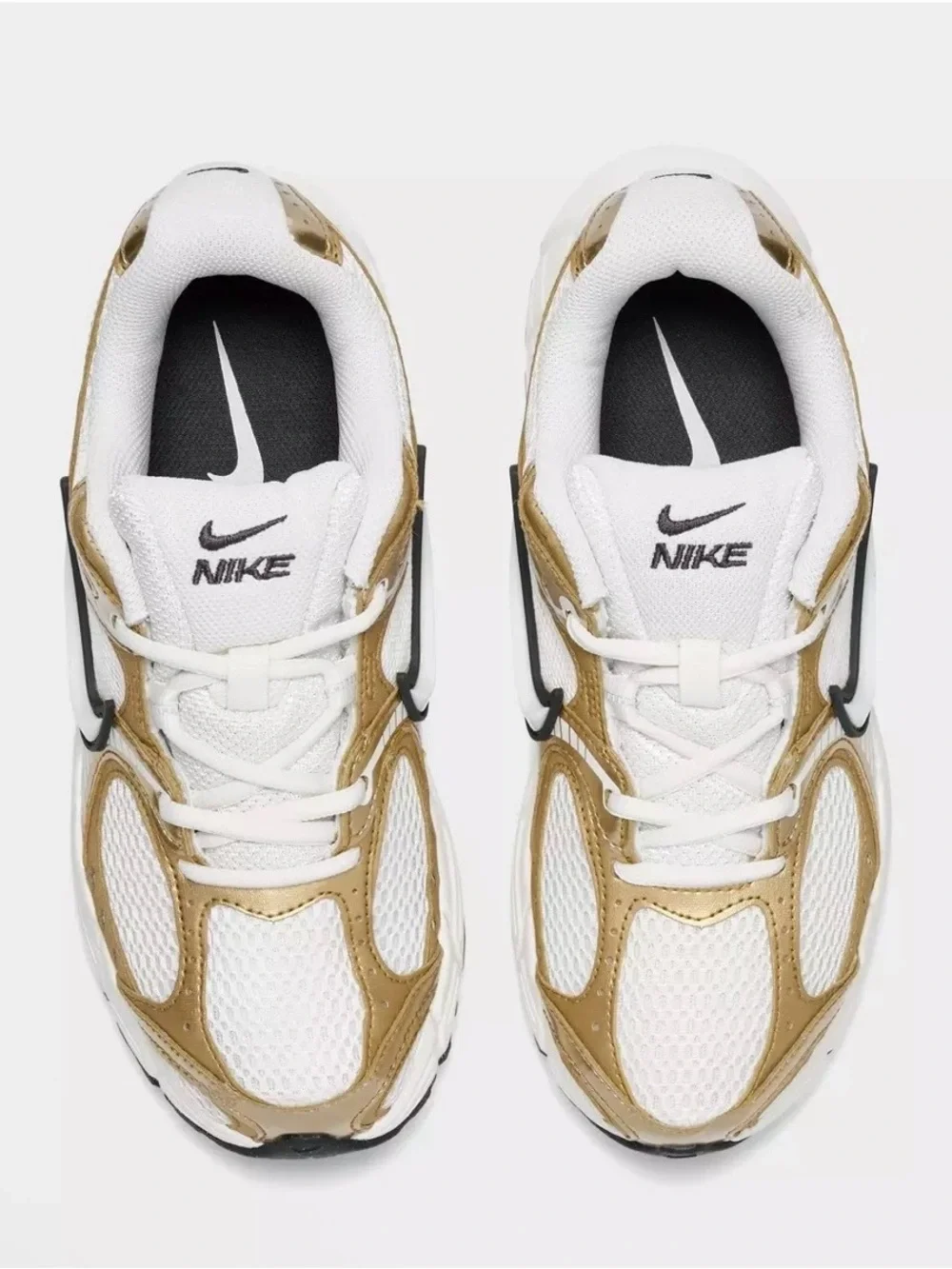 Nike women’s V5 RNR Casual Shoes